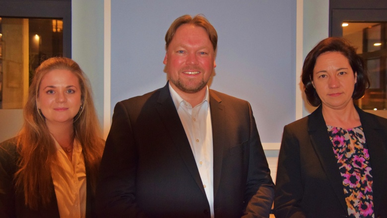 Die Bürgermeisterkandidaten von links: Stefanie Decker, Oliver Kumbartzky und Elke Mordhorst 