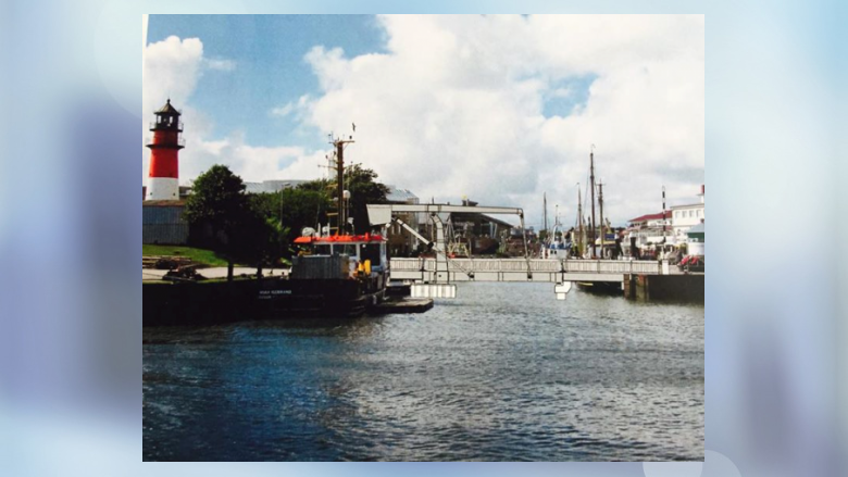 Museumshafenbrücke ?