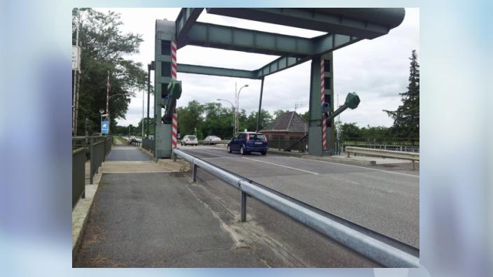 NEIN zur Verschandelung des Museumshafen durch eine Brücke Teil 9